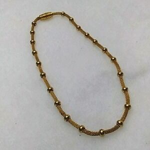 Goldtone‎ mesh beaded necklace with magnetic closure